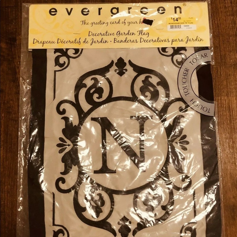 Garden Flag Monogram “N” Evergreen Double Sided